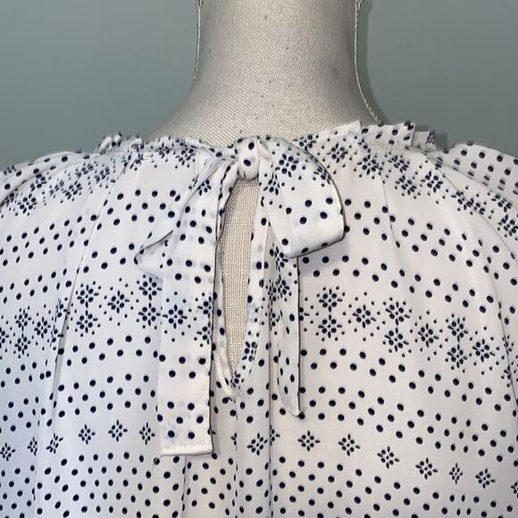 Women's LC Lauren Conrad Pleated Scoopneck Top Size L - Picture 3 of 7